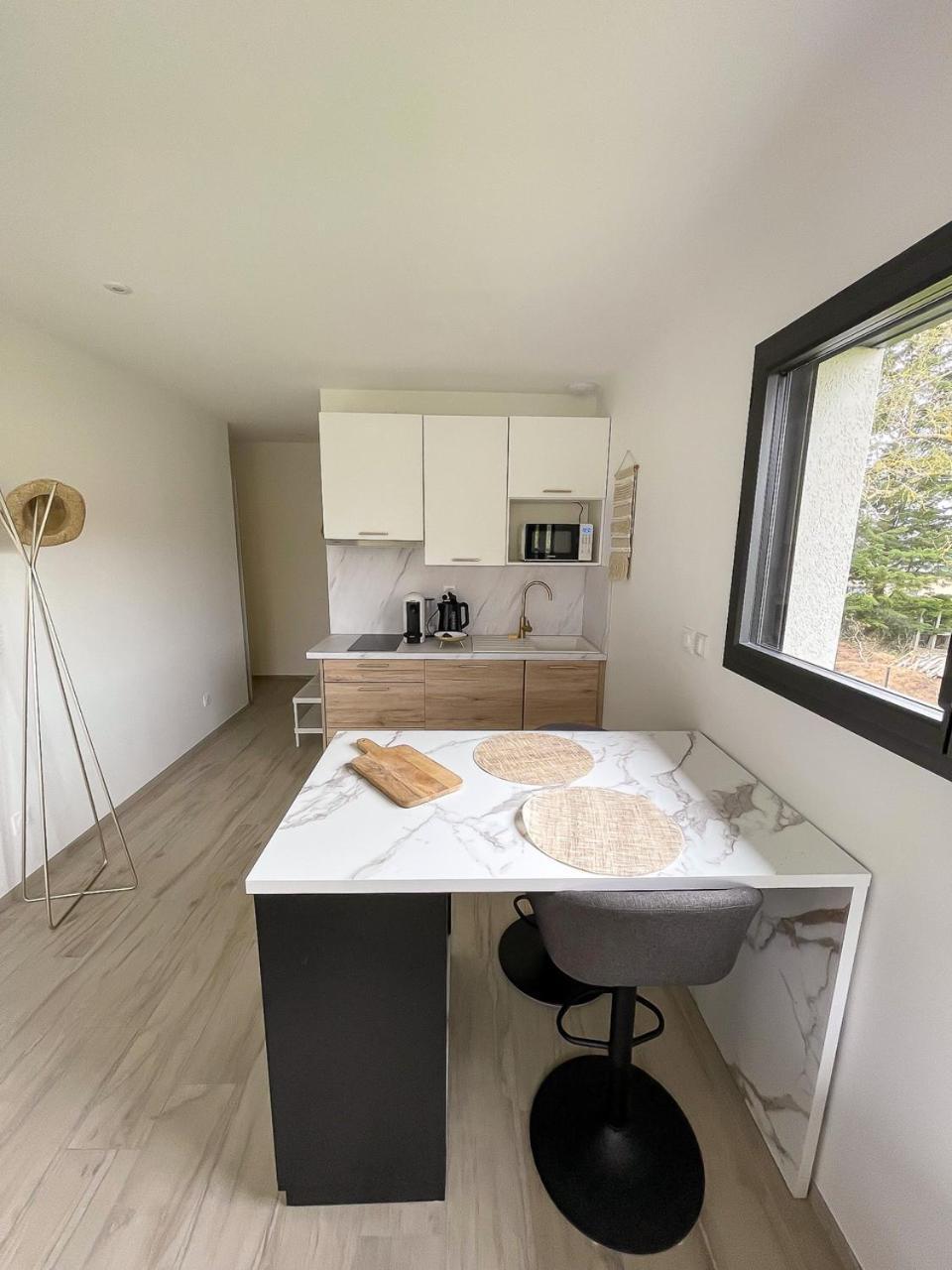 Appartements Guesthouse1 Et Guesthouse2 Sword Beach Colleville-Montgomery Eksteriør billede