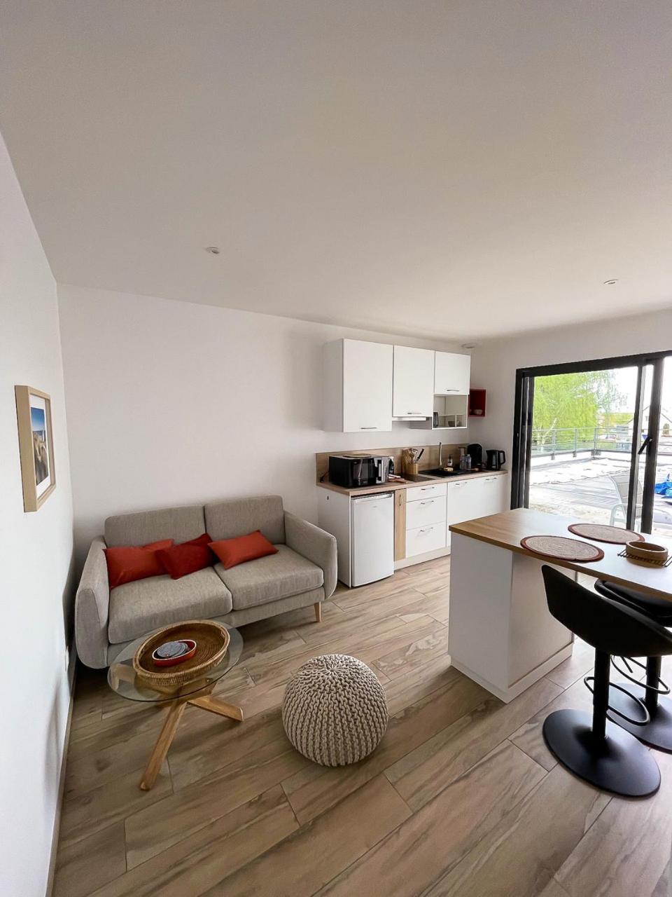 Appartements Guesthouse1 Et Guesthouse2 Sword Beach Colleville-Montgomery Eksteriør billede